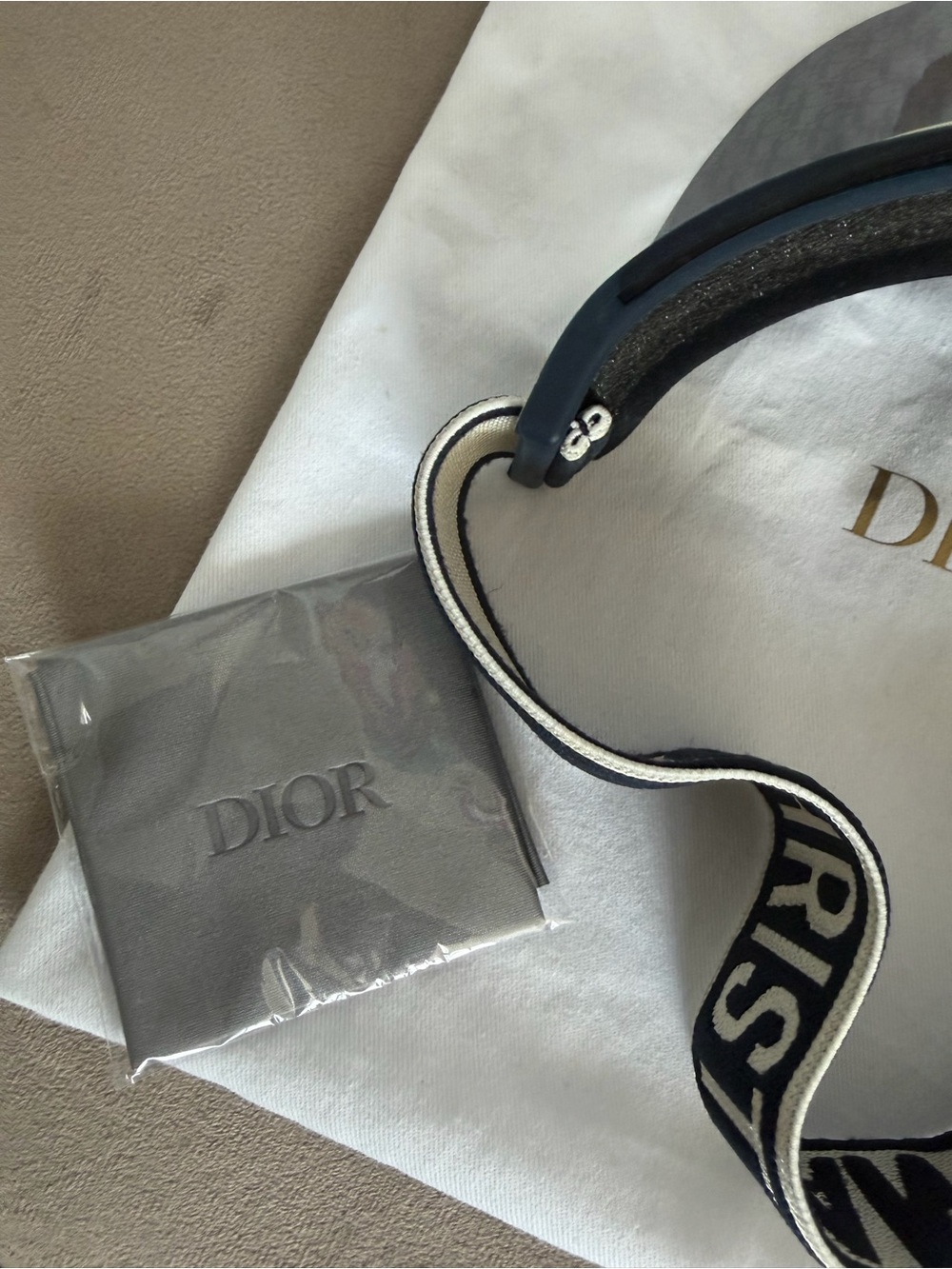 DiorClub V1U Logo Mirrored Visor - Picture 4 of 7